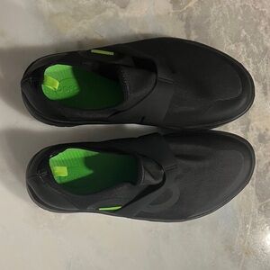 OOFOS Black Sneakers with Green Accents